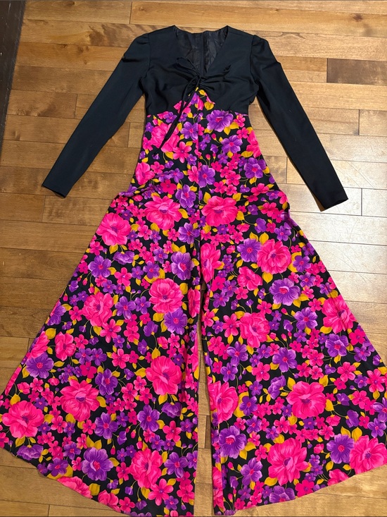 Vintage Pants - Vintage Floral Wide-Leg Jumpsuit with Black Bodice - Pink & Purple